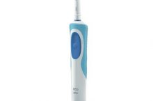 Cepillo de dientes electrico Oral-B Vitality CrossAction por 18,62 €.