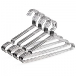 Perchas de acero inoxidable para ropa (40 unidades de 43,18 cm) por 22,99 €
