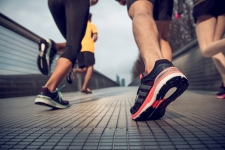 Tienes un pie pequeño? Zapatillas adidas a precio de chollo!!!
